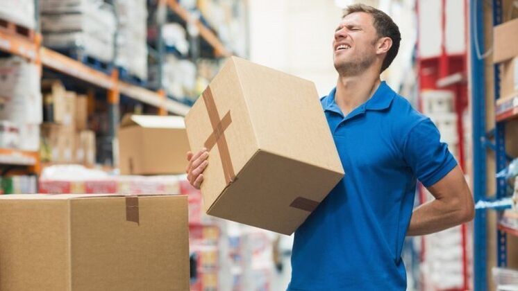 ağırlık kaldırırken sırt ağrısı